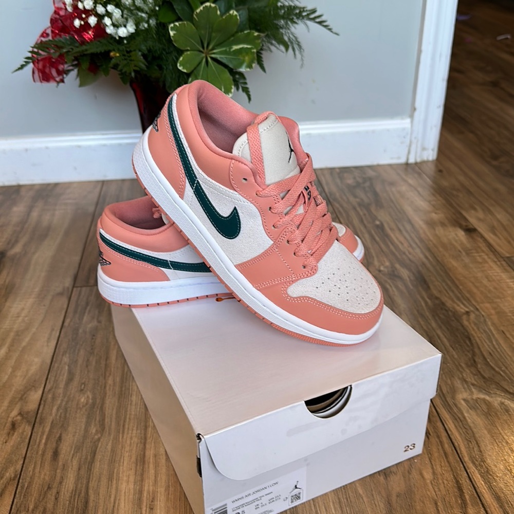 WMNS AIR JORDAN 1 LOW